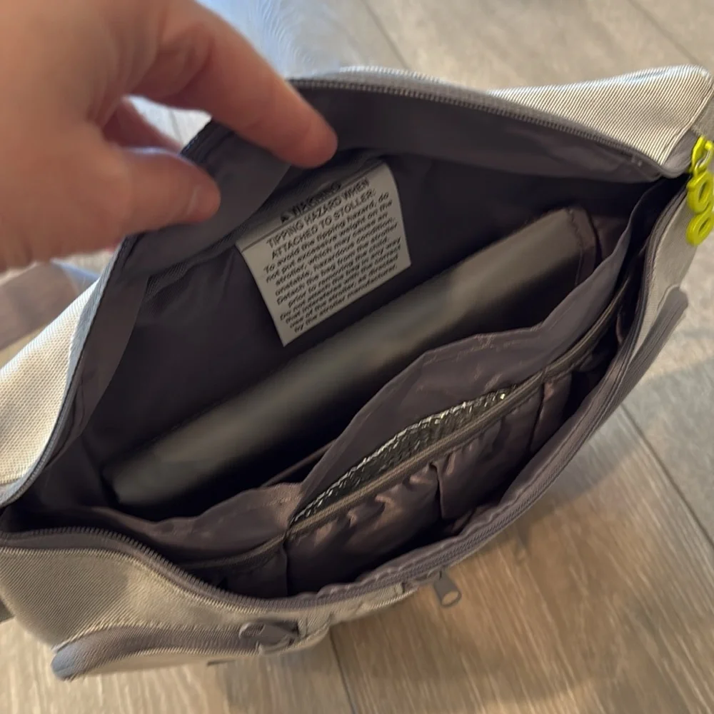 Go goldbug 2in1 changing pad and waist bag